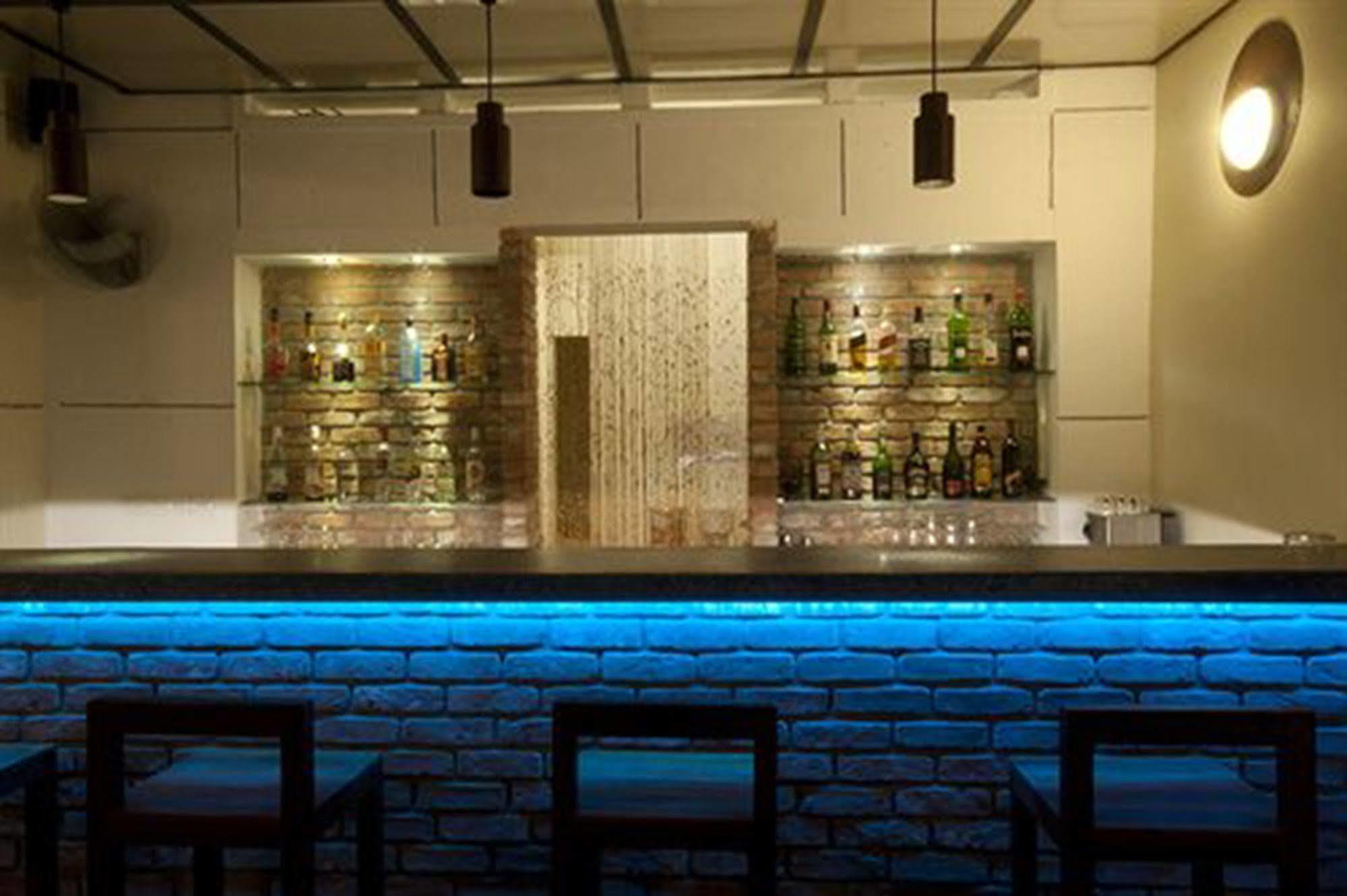 The Sangkum Hotel Phnom-Penh Buitenkant foto